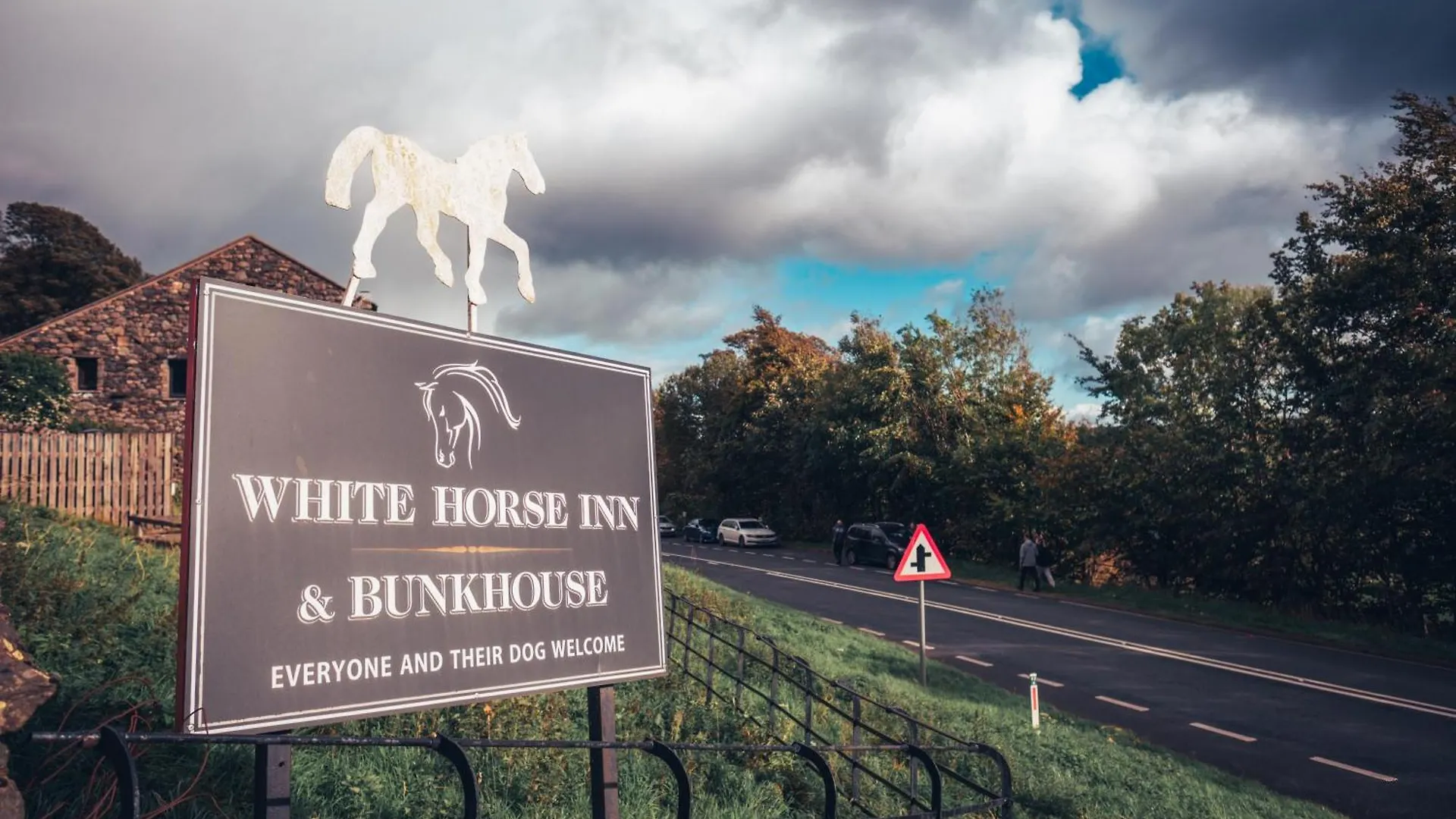 The White Horse Bunkhouse Hostel *