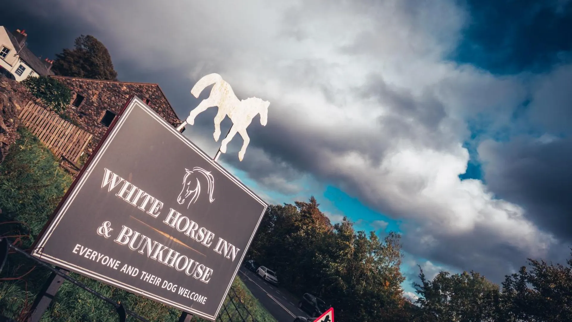 Hostel The White Horse Bunkhouse *