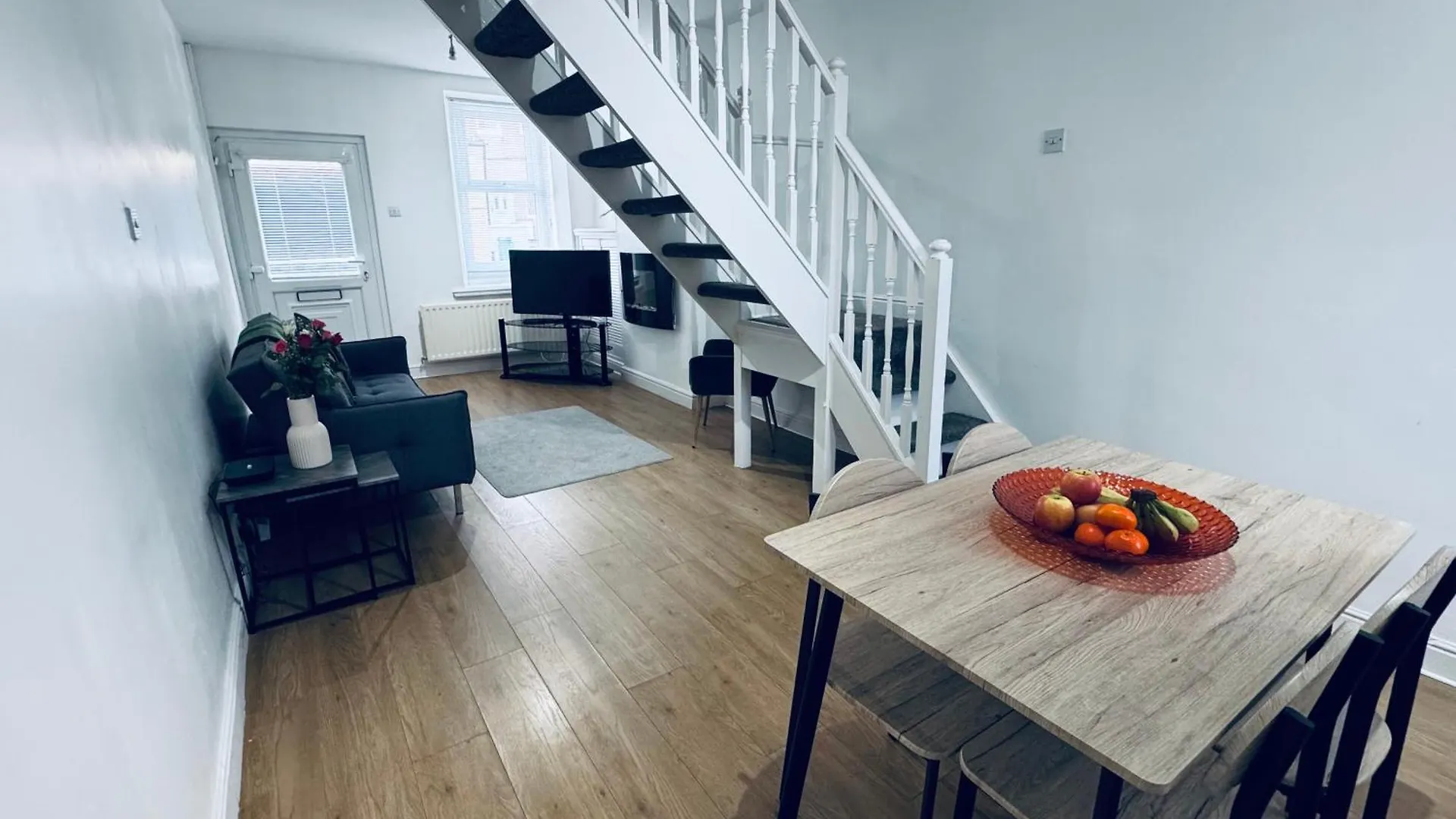Holly House- 2 Bed