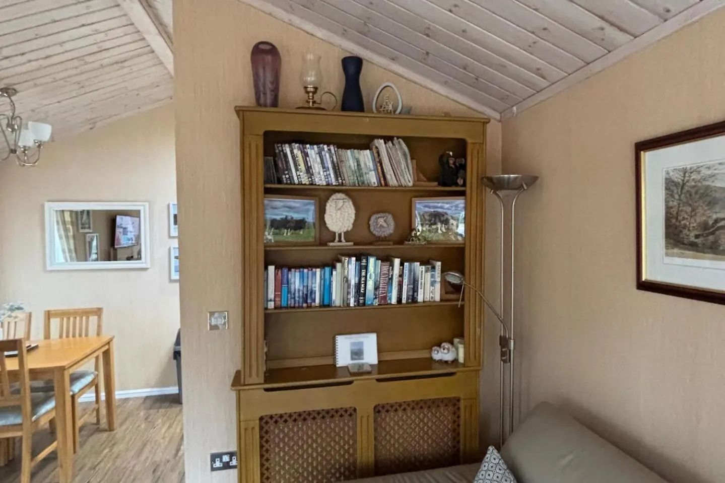 2br-lodge-sleeps4-valleyview-petfriendly *