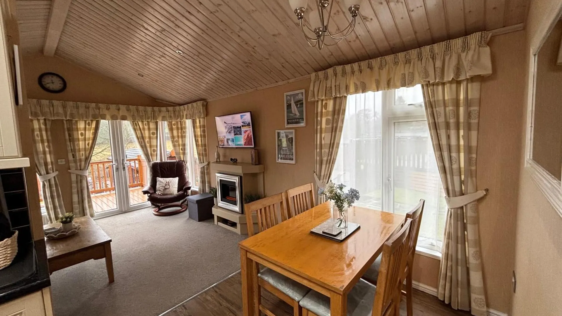 2br-lodge-sleeps4-valleyview-petfriendly Hébergement de vacances