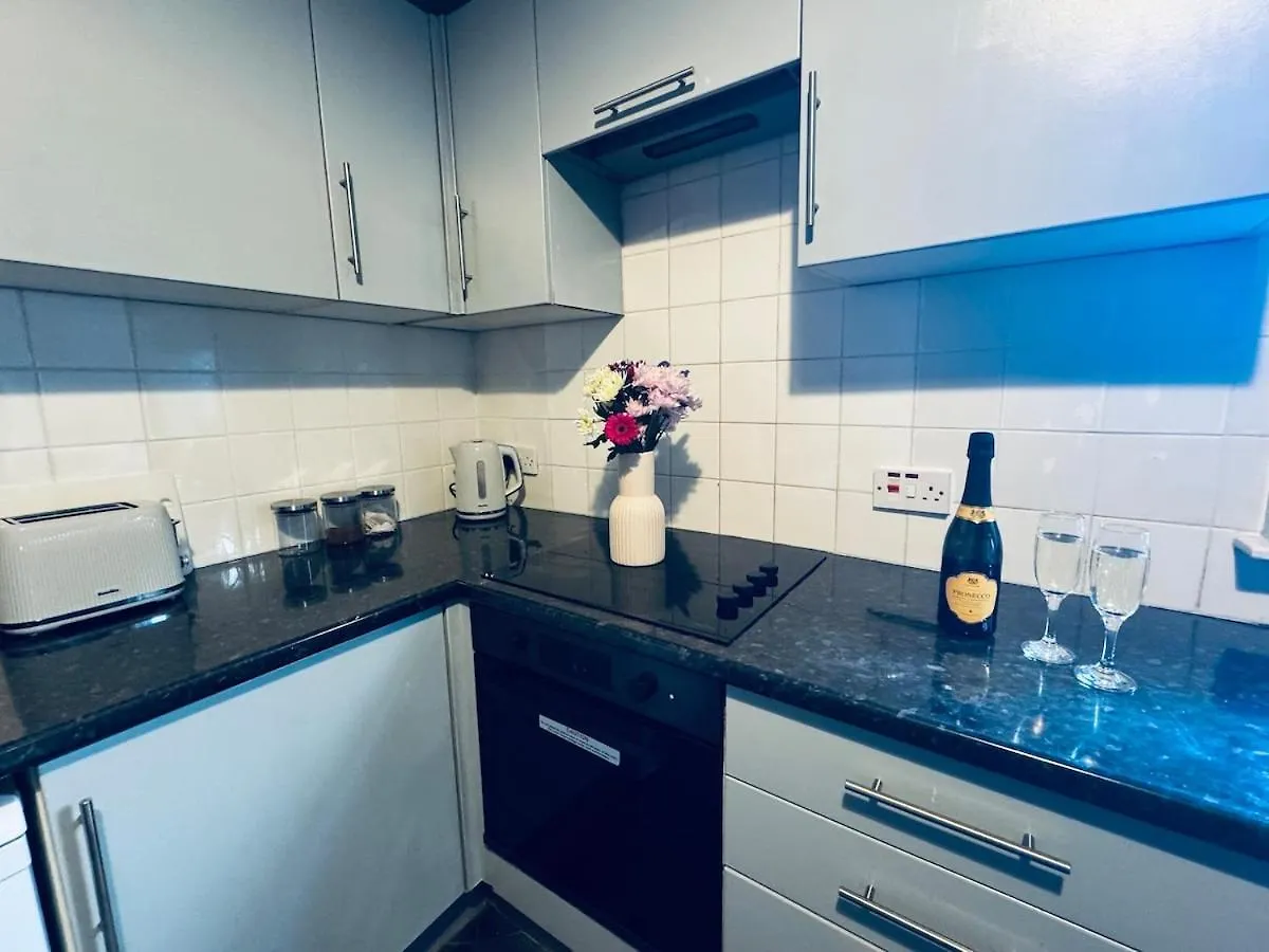 Harrington House - 6 Bedrooms Workington