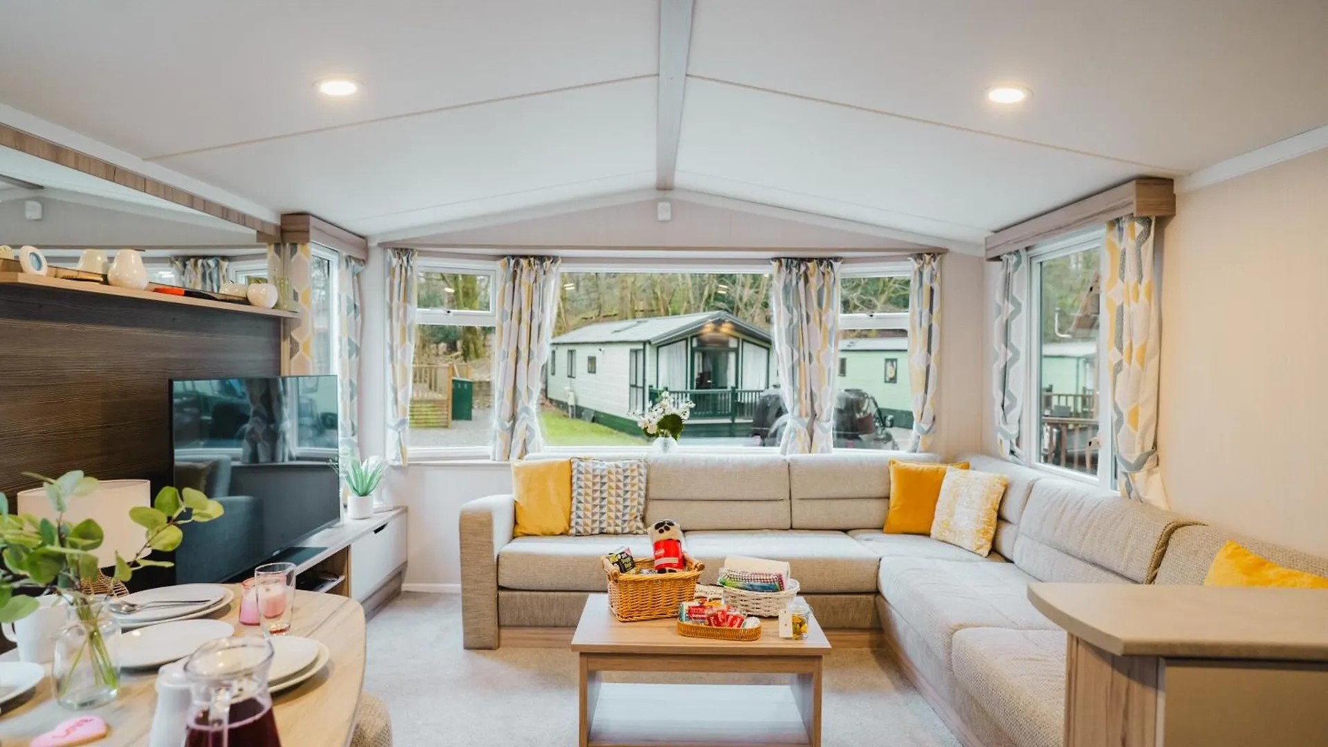 Beautiful 3bed Caravan On Windermere - On White Cross Bay *