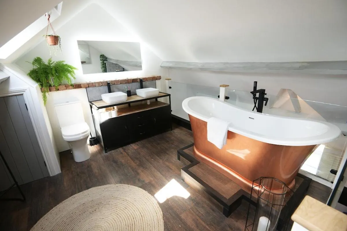 The Railway Retreat - Cozy With Character *