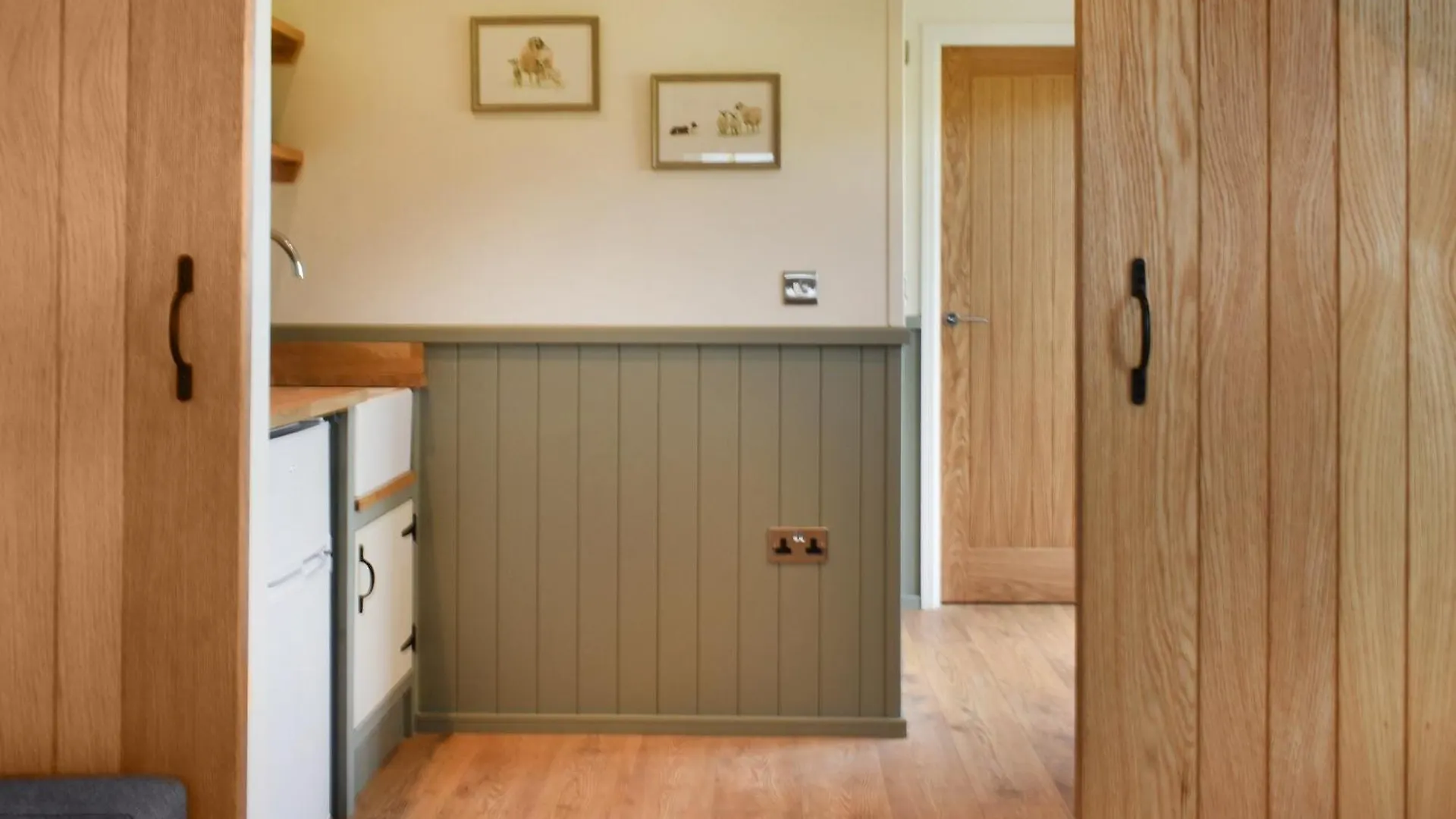 Meadows View Shepherds Hut *