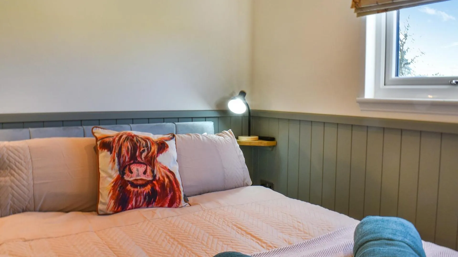 Meadows View Shepherds Hut Holiday home *