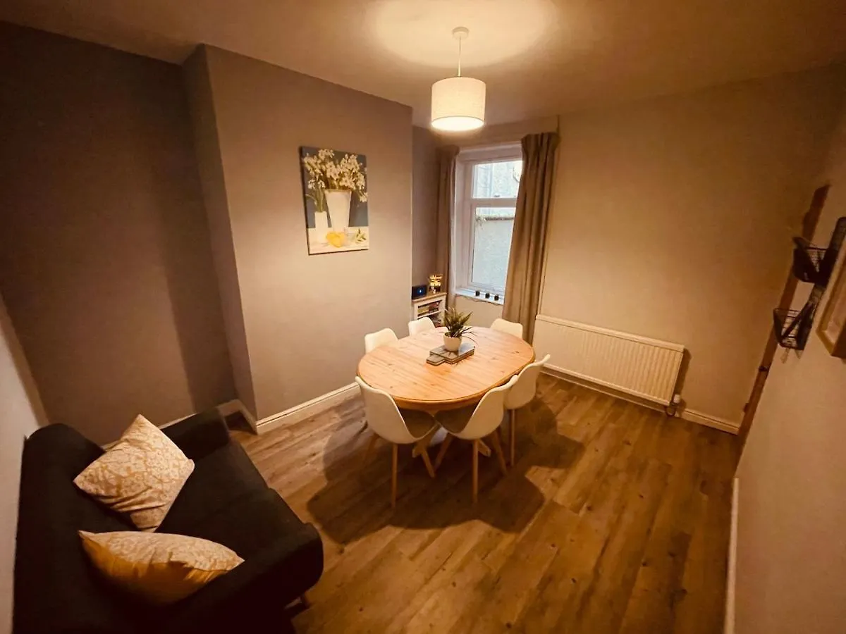 Delightful 3 Bedroom In *