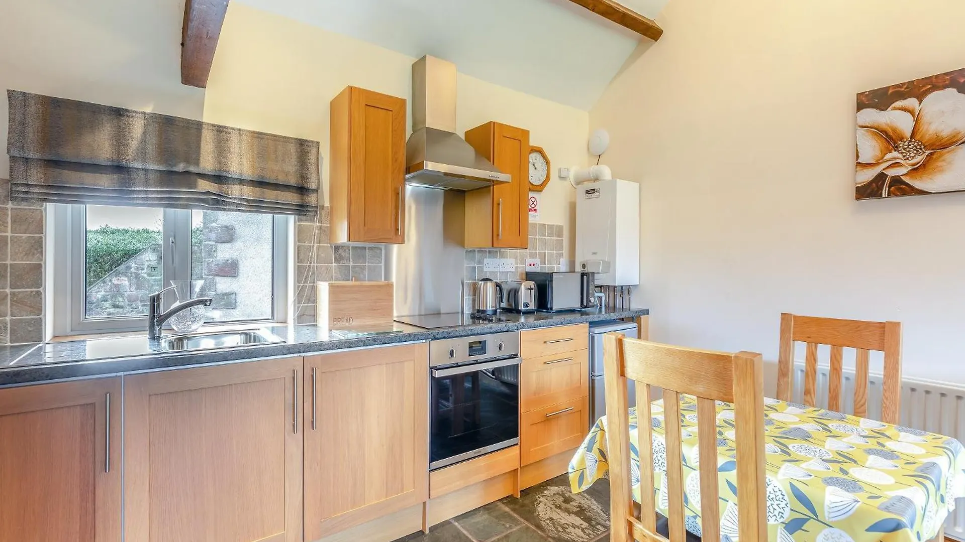 Eight Byre - Uk48913