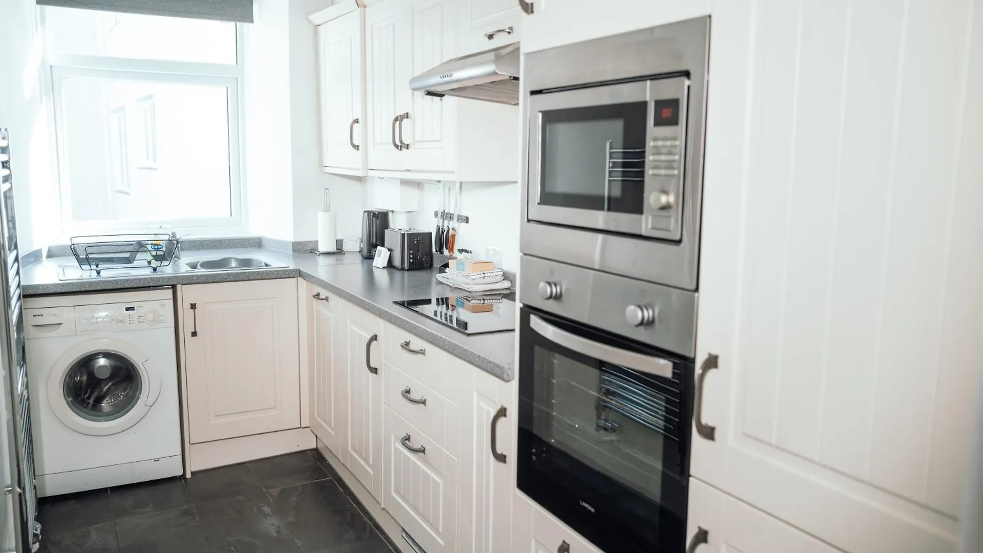 Camellia With Garden, Pet Friendly Holiday home *