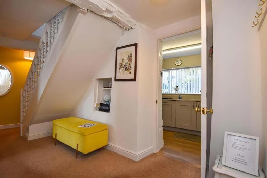 Duke's House, - Stunning Large - Town Centre On Your Doorstep - 5 Bedrooms & Sun Trap Garden - District Penrith