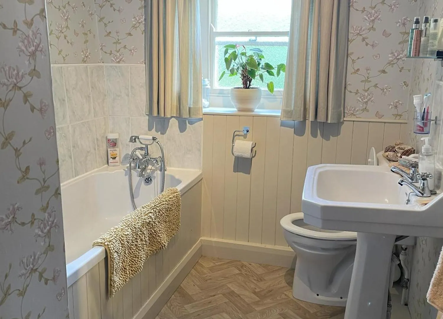 Bed & Breakfast On A Dairy And Sheep Farm Nr Ullswater Dacre (Cumbria)