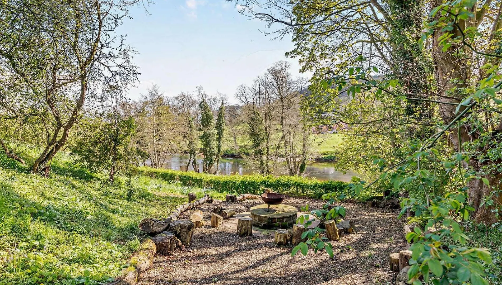 5 Bed In Penrith 78167 *