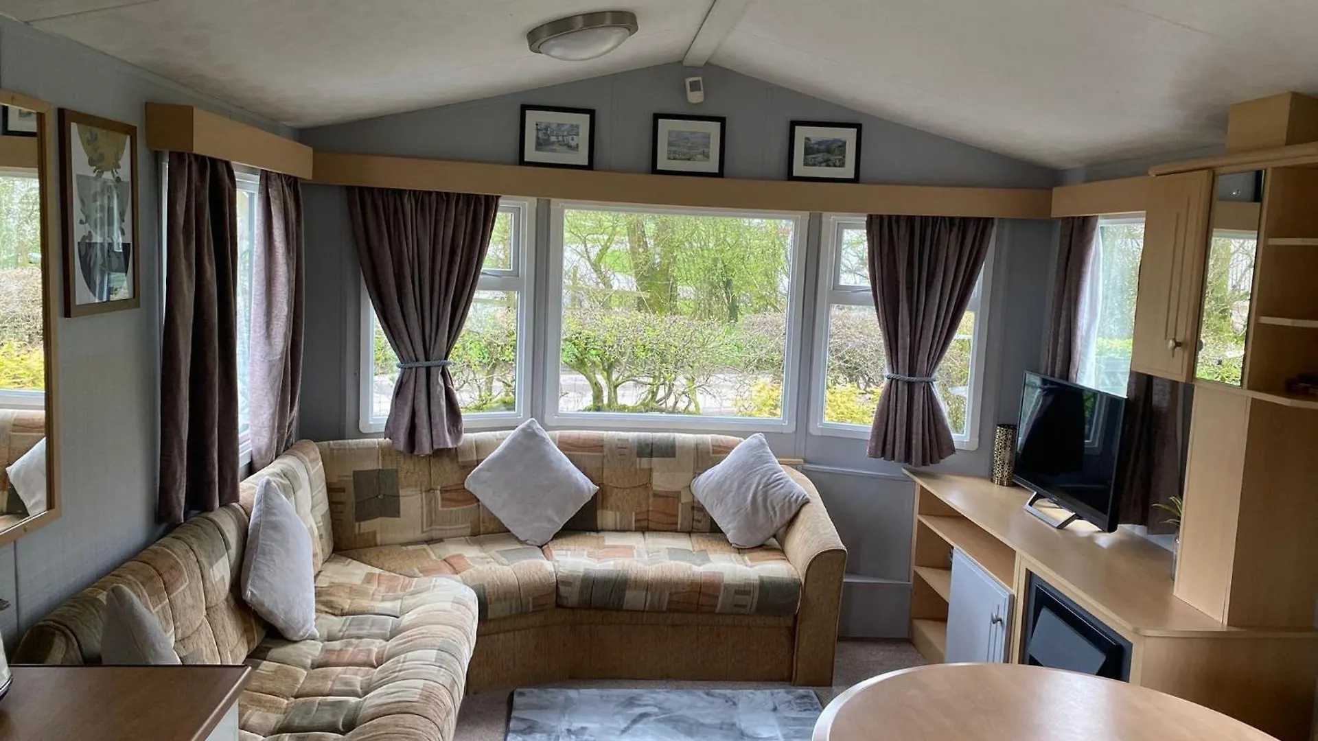Inglenook Caravan * Lamplugh