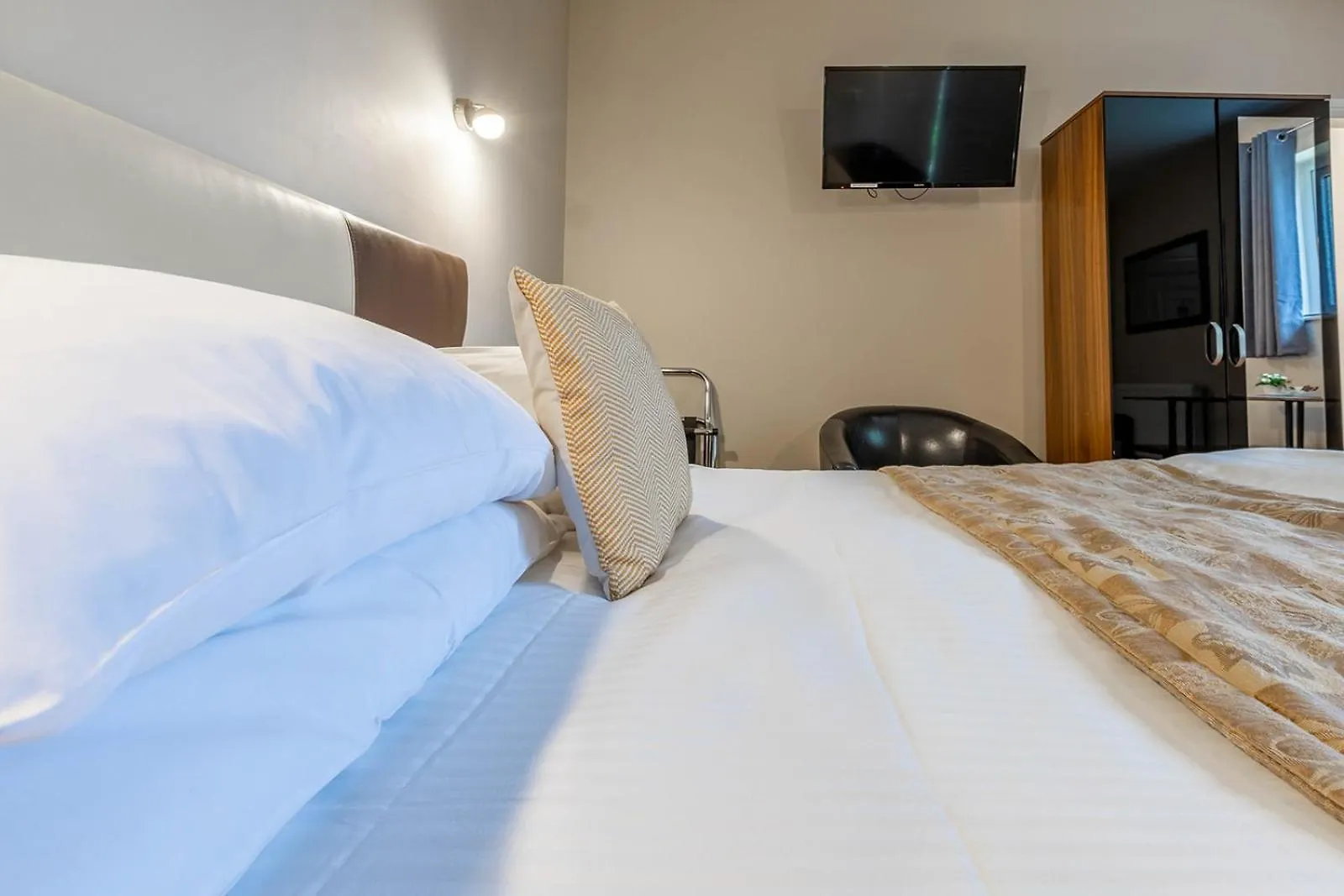 Penzion Roger Ground - With Onsite Car Parking Windermere