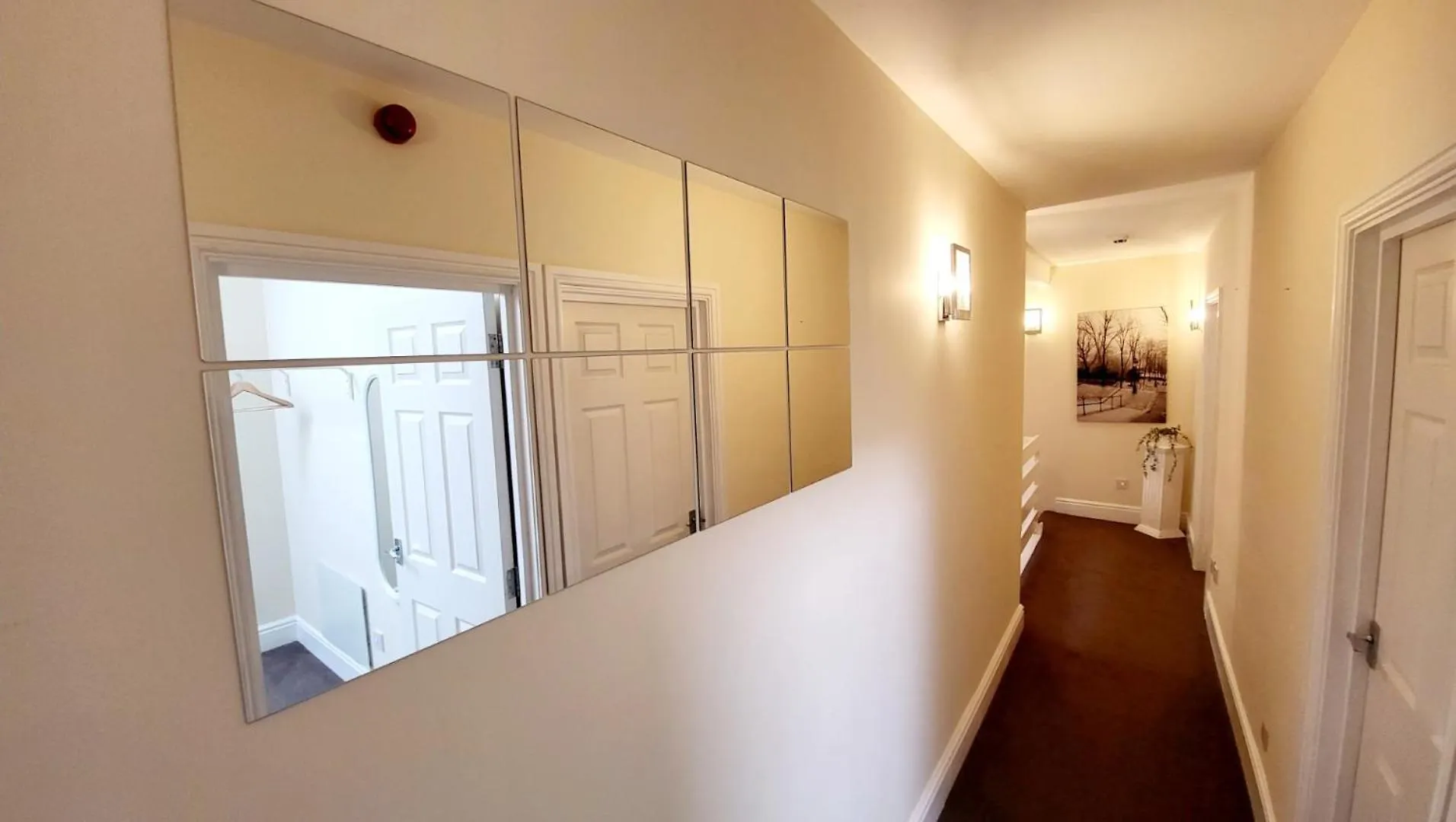 2 Hicks Lane, 2