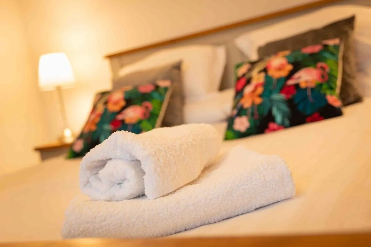 Luxury Pet Friendly 3 Bedroom With Copper Bath Holiday home