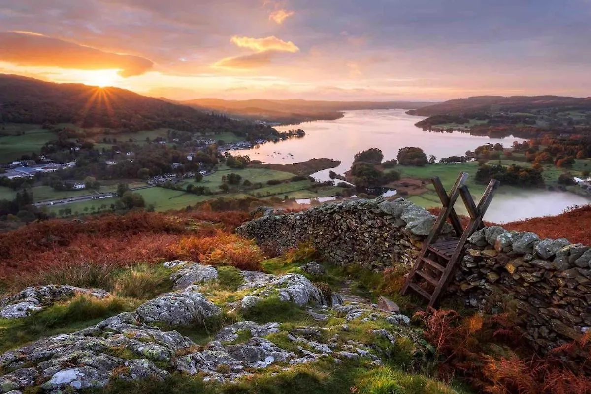 Luxury Pet Friendly 3 Bedroom With Copper Bath Holiday home Bowness-on-Windermere