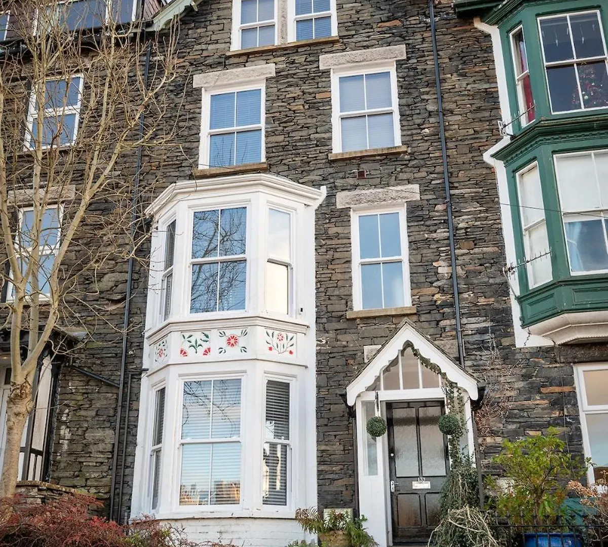 Luxury Pet Friendly 3 Bedroom With Copper Bath Holiday home Bowness-on-Windermere