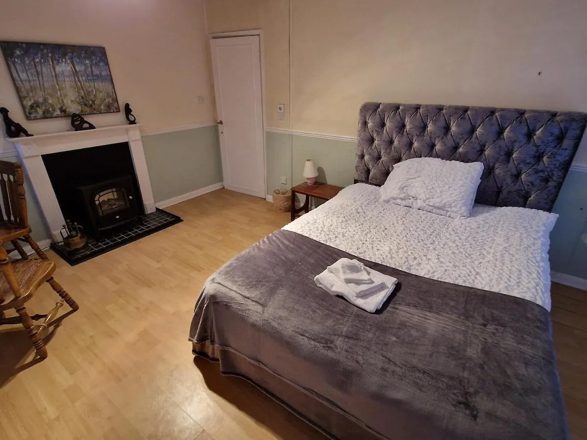Apartment Burnett House - 4 Bed Flat