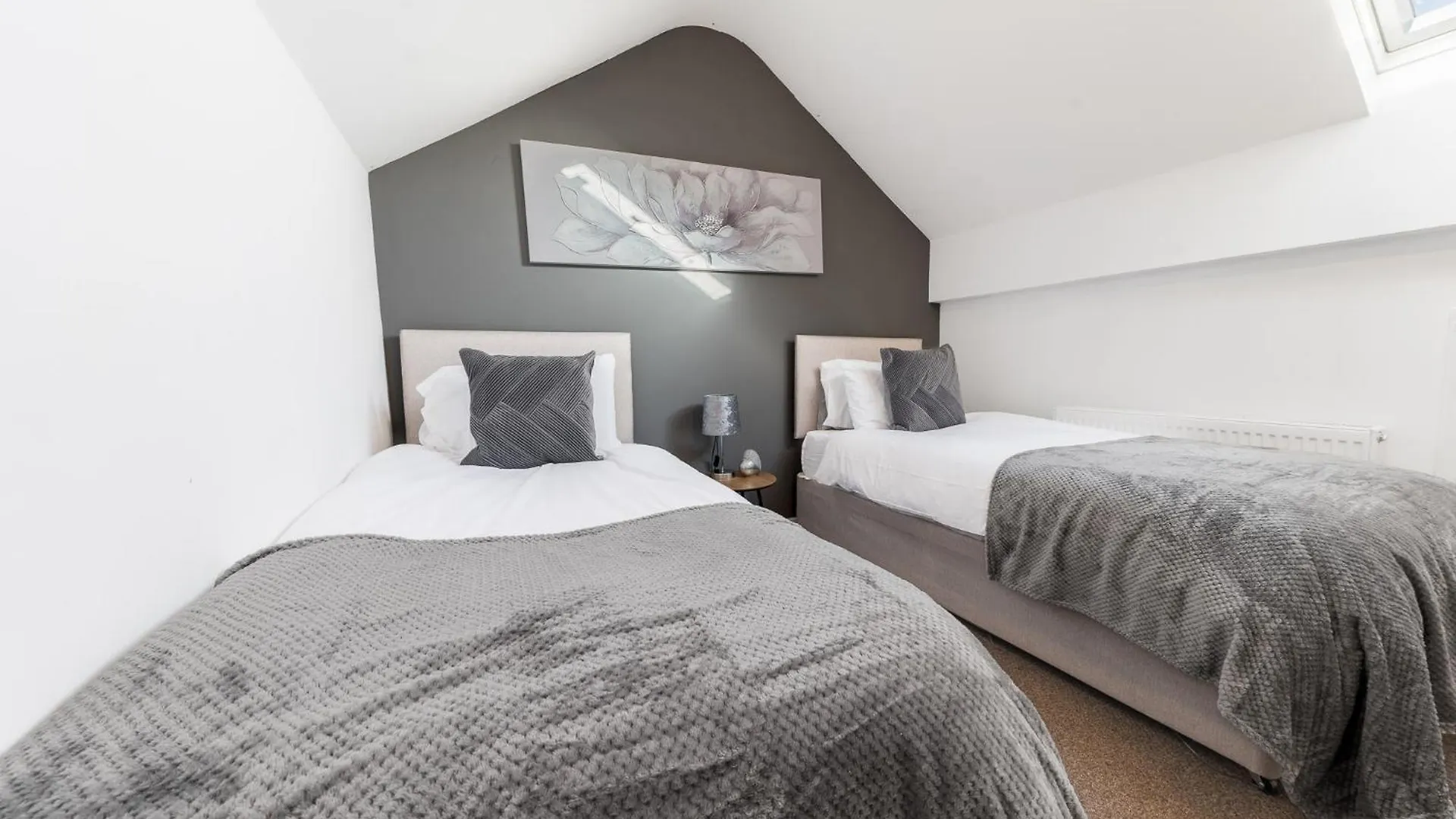 Spacious 3br In Apartment