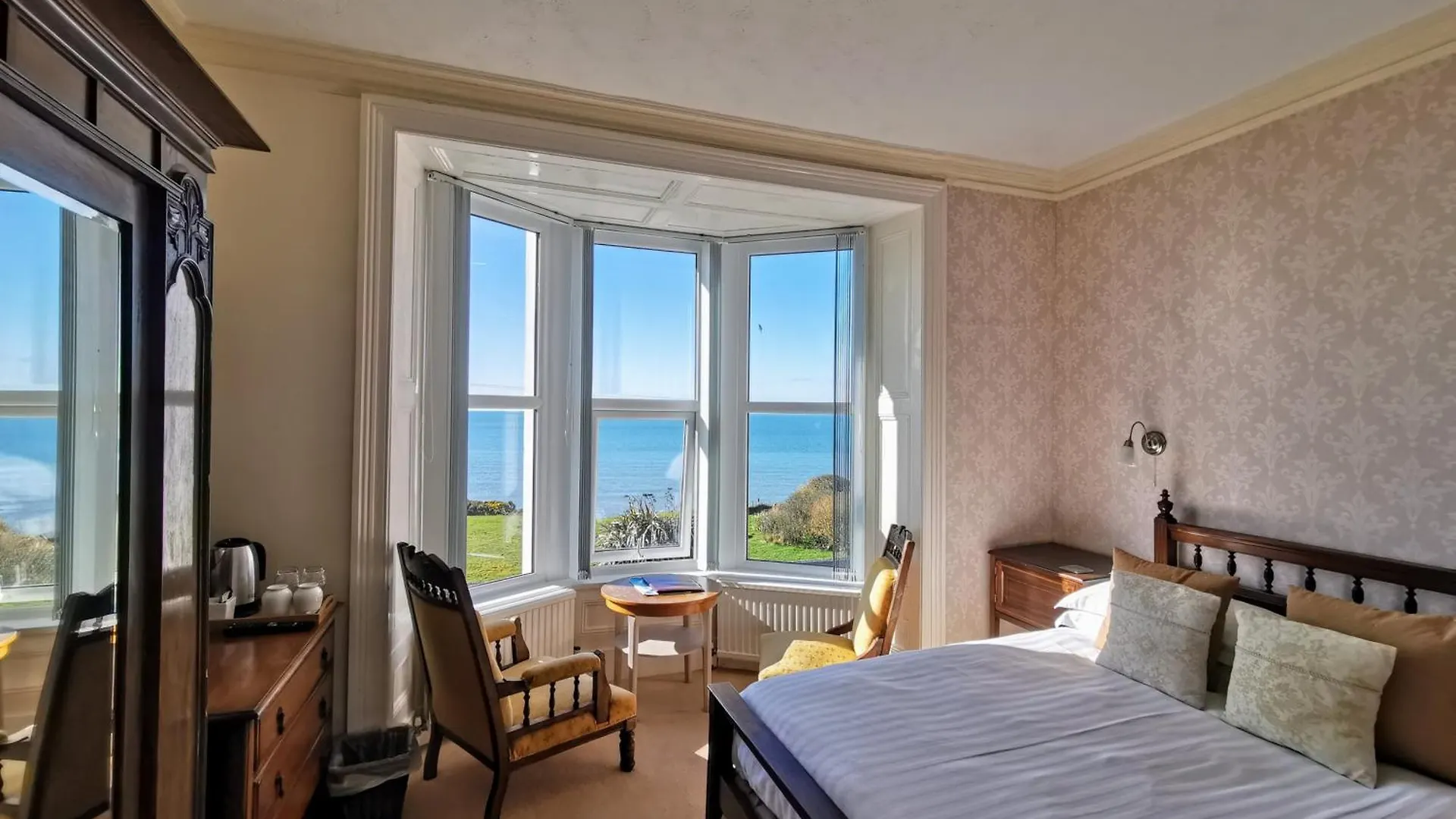 Westcliff Bed & Breakfast