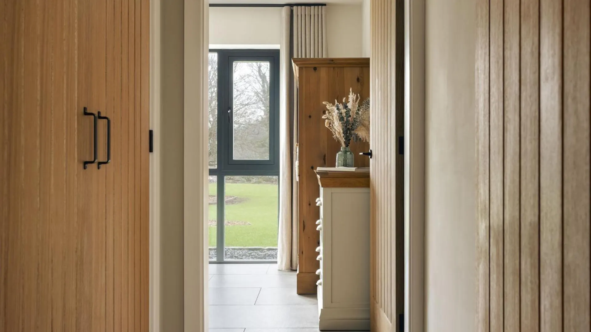 Lily Bank Holiday home *