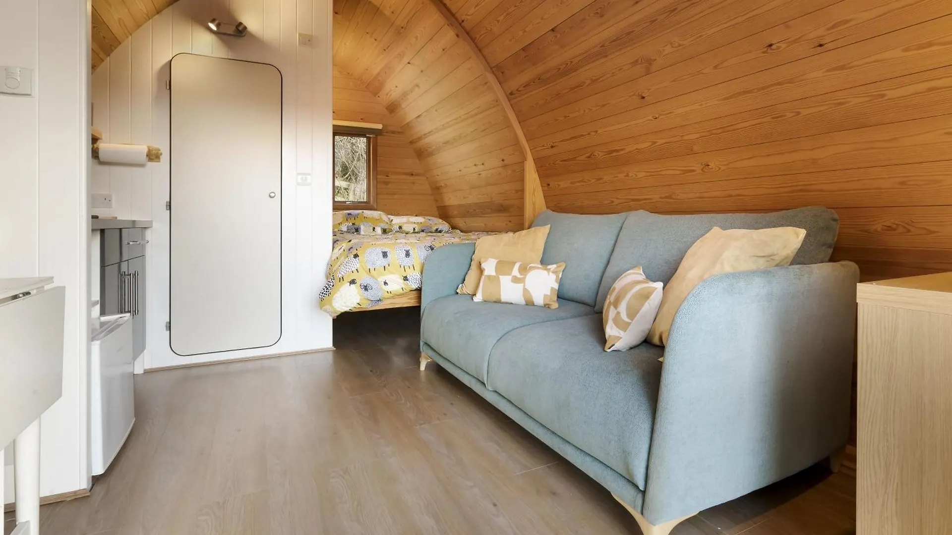 Willow Tree Pod Holiday home *