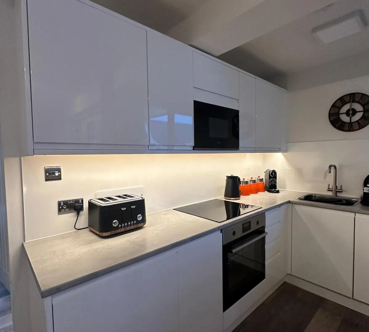 Apartment View Modern,stylish,4 Beds, Balcony Bowness-on-Windermere