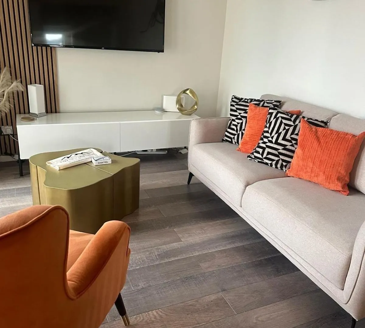 View Modern,stylish,4 Beds, Balcony Apartment