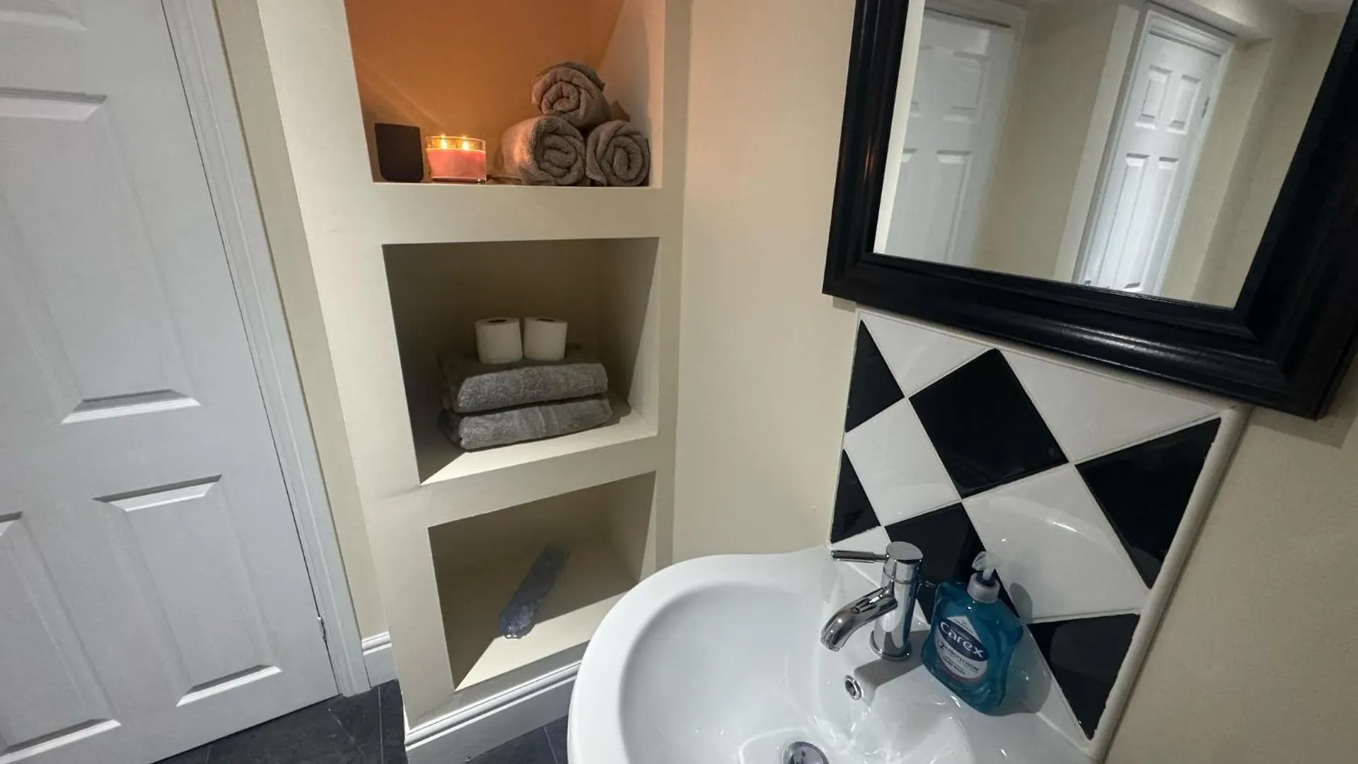 2 Hicks Lane, 1 Whitehaven