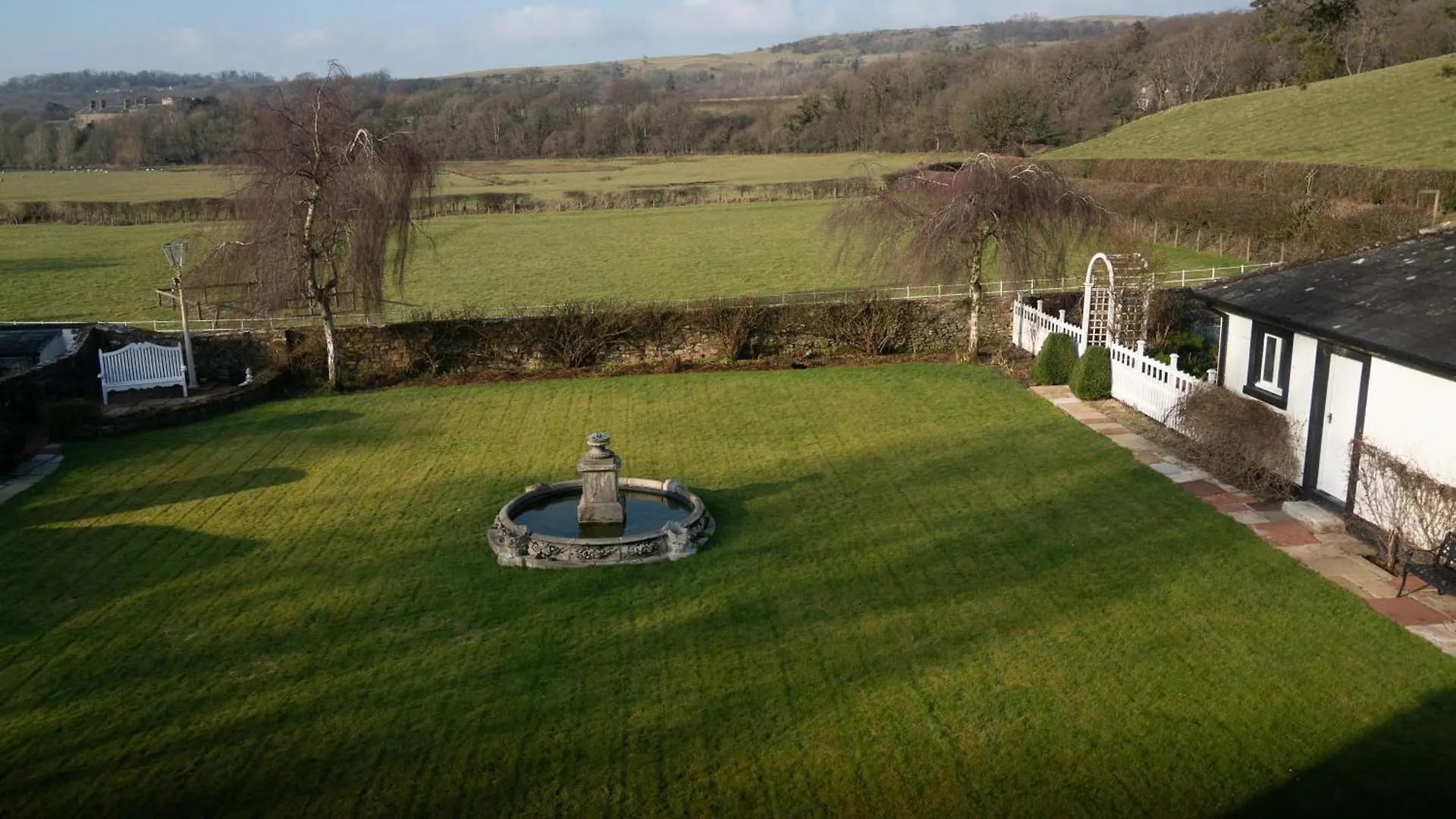 Riverside And Holiday home *