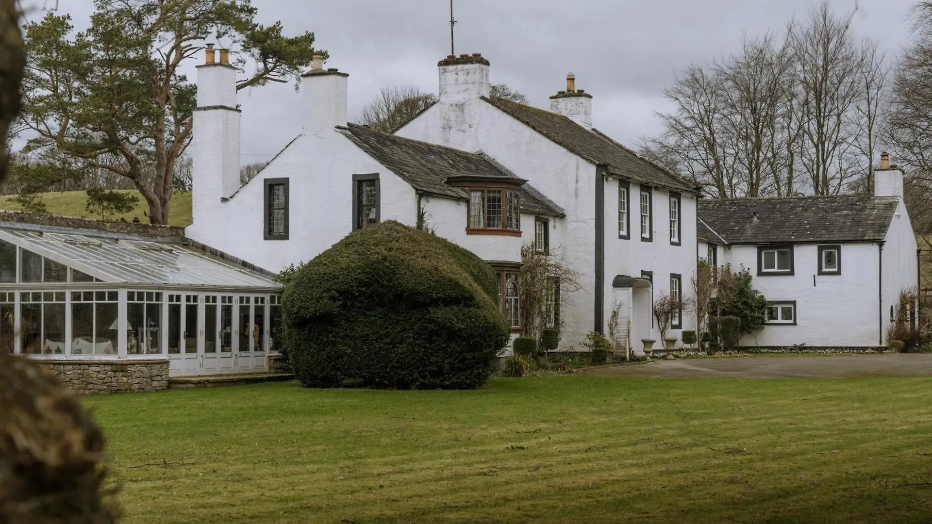 Riverside And Holiday home *