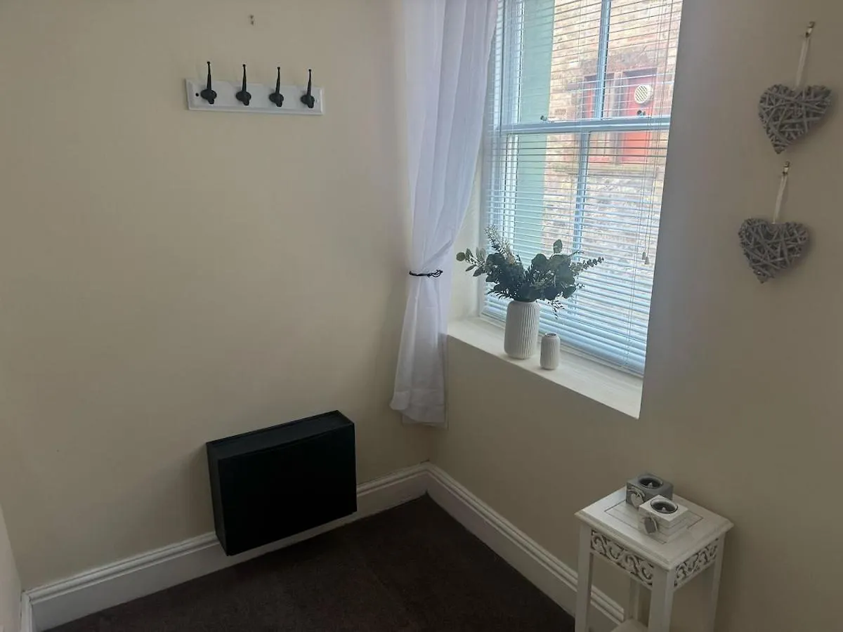 2 Hicks Lane, 2 Apartment *