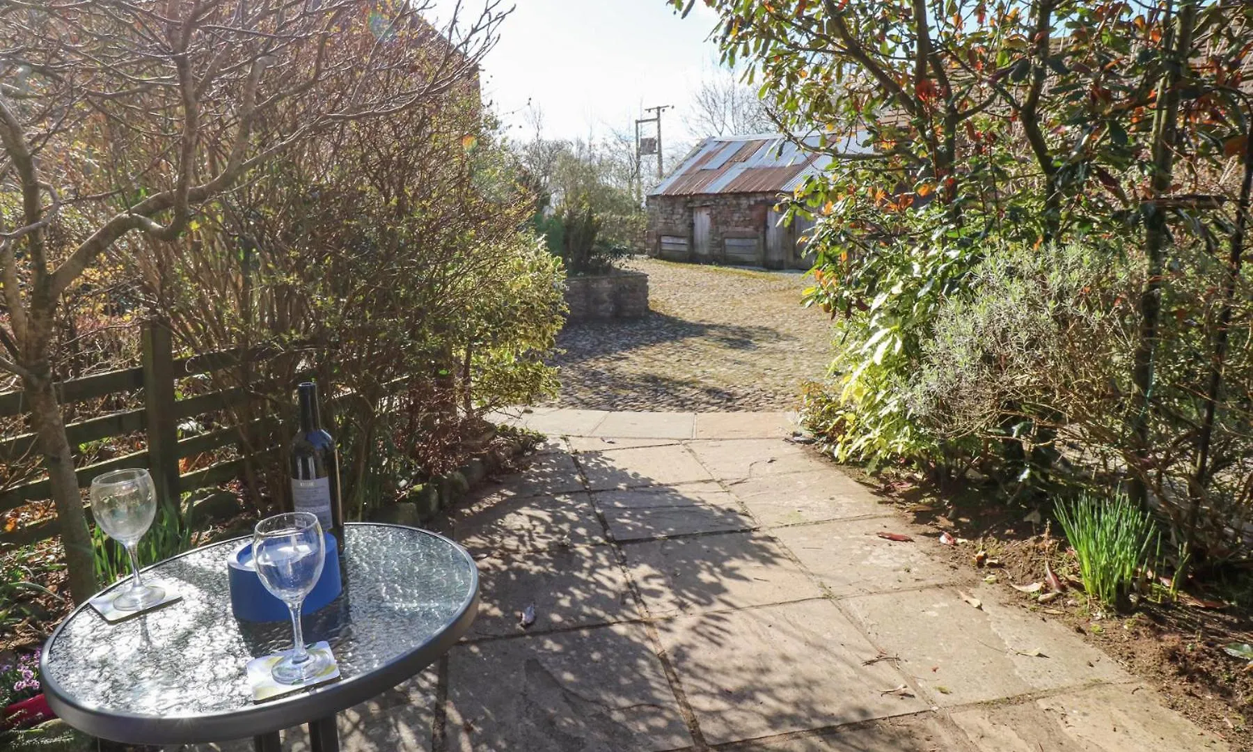 Rayson Hall Barns Holiday home *