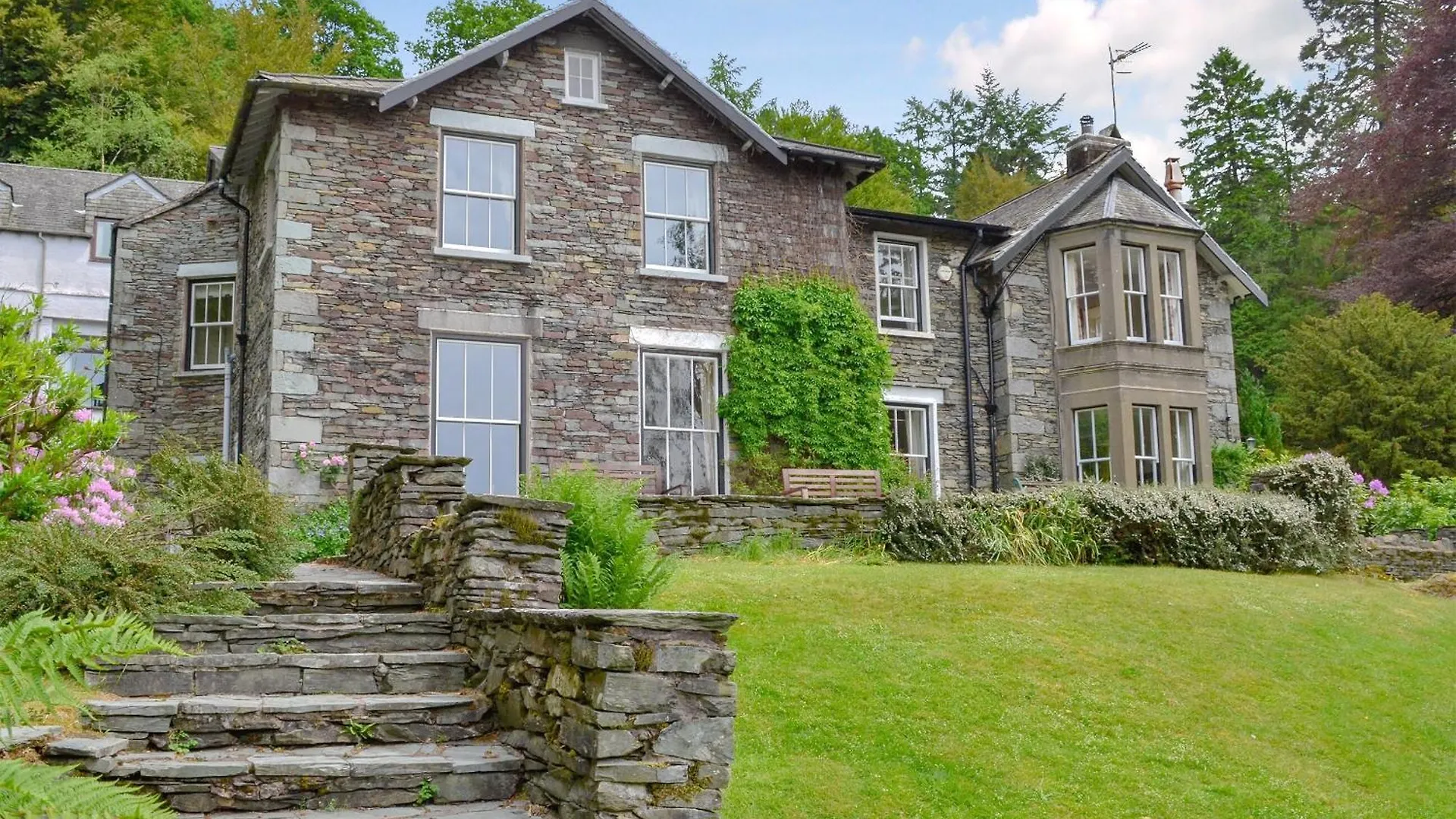 The Old Coach House * Thornton (West Yorkshire)