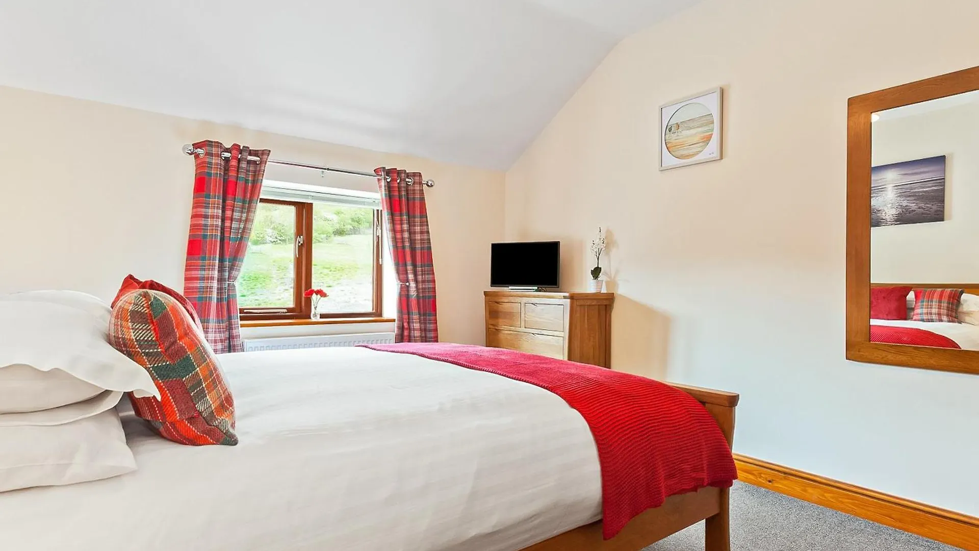 Hollins Holiday home *