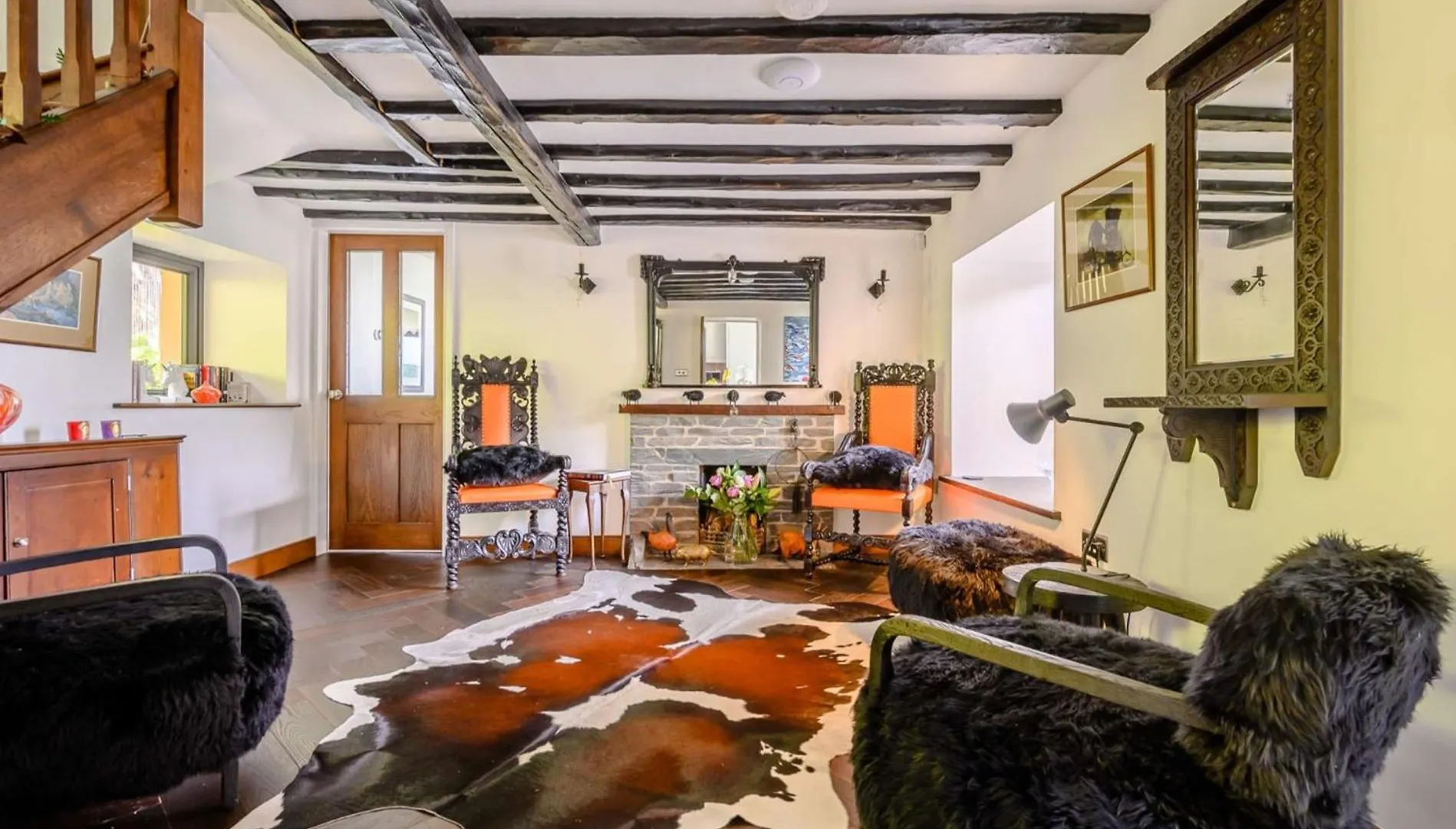 6 Bed In 78674