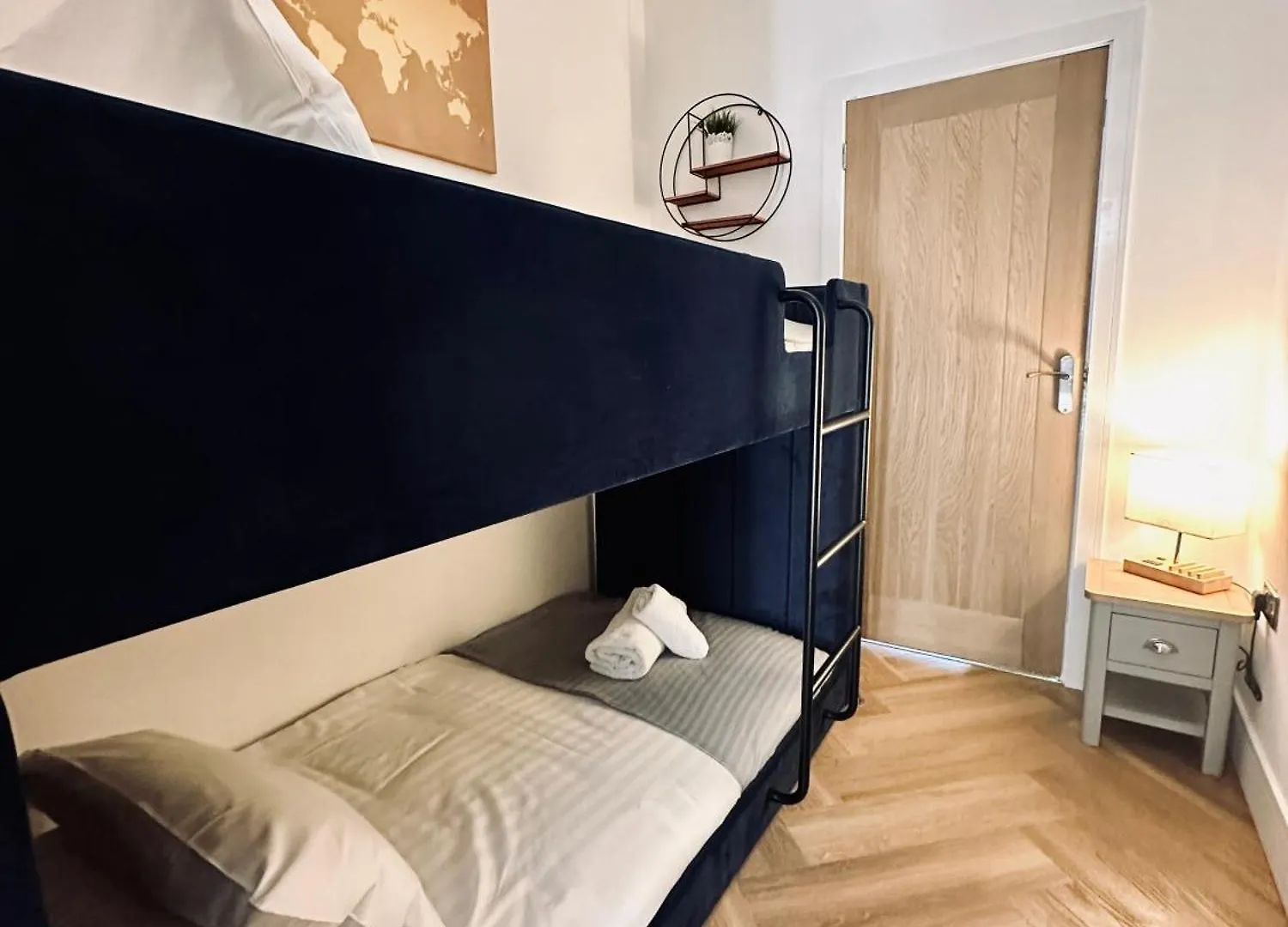 Luxury Pet Friendly 3 Bedroom With Copper Bath Holiday home Bowness-on-Windermere