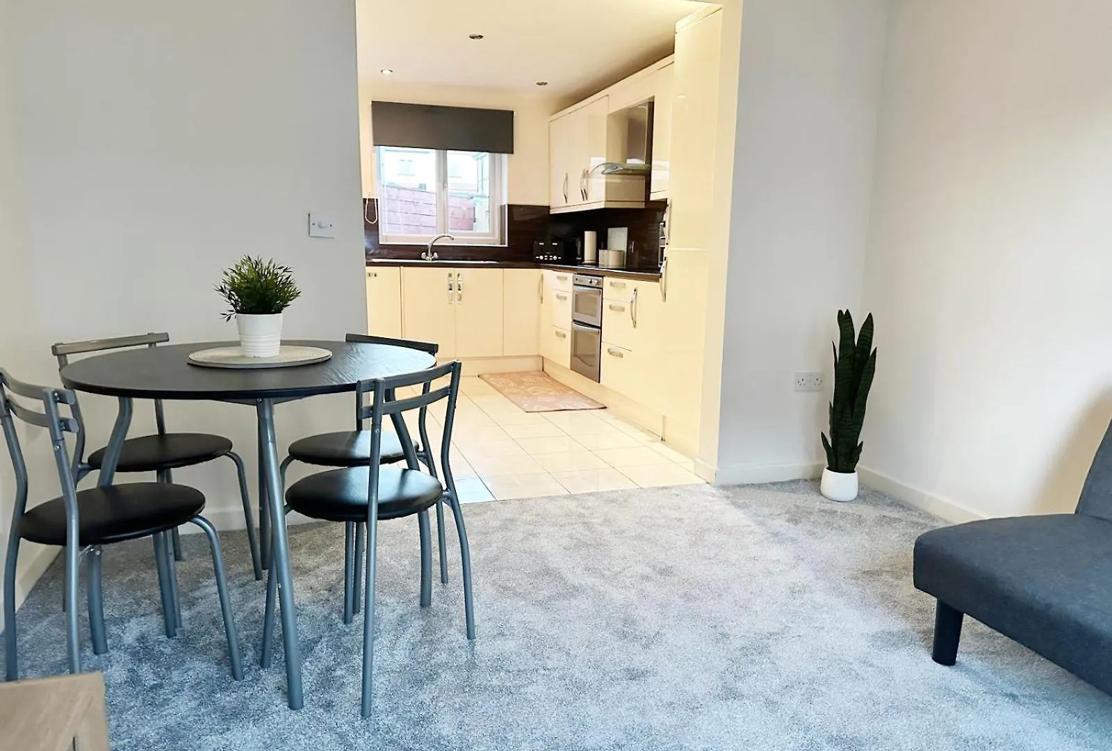 Spacious Luxurious Serviced 6 Barrow-in-Furness