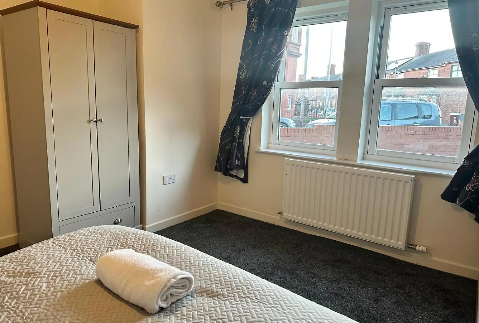 Spacious Luxurious Serviced 6 Vakantiehuis *