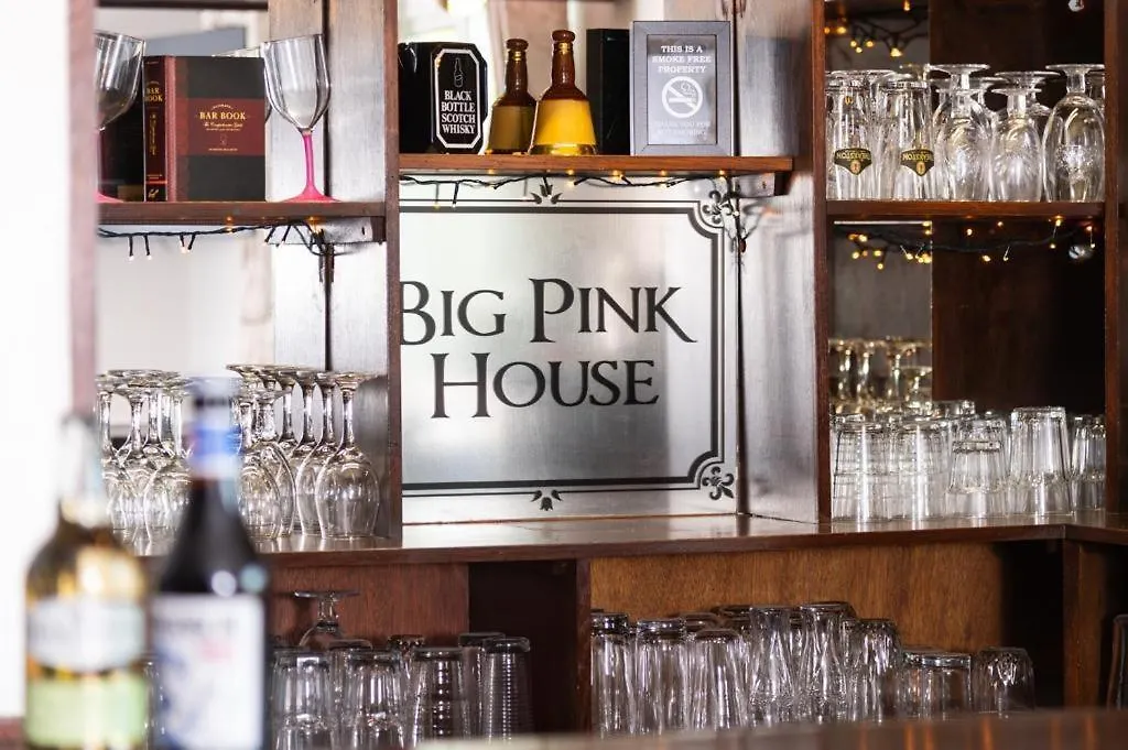 度假居 Big Pink House