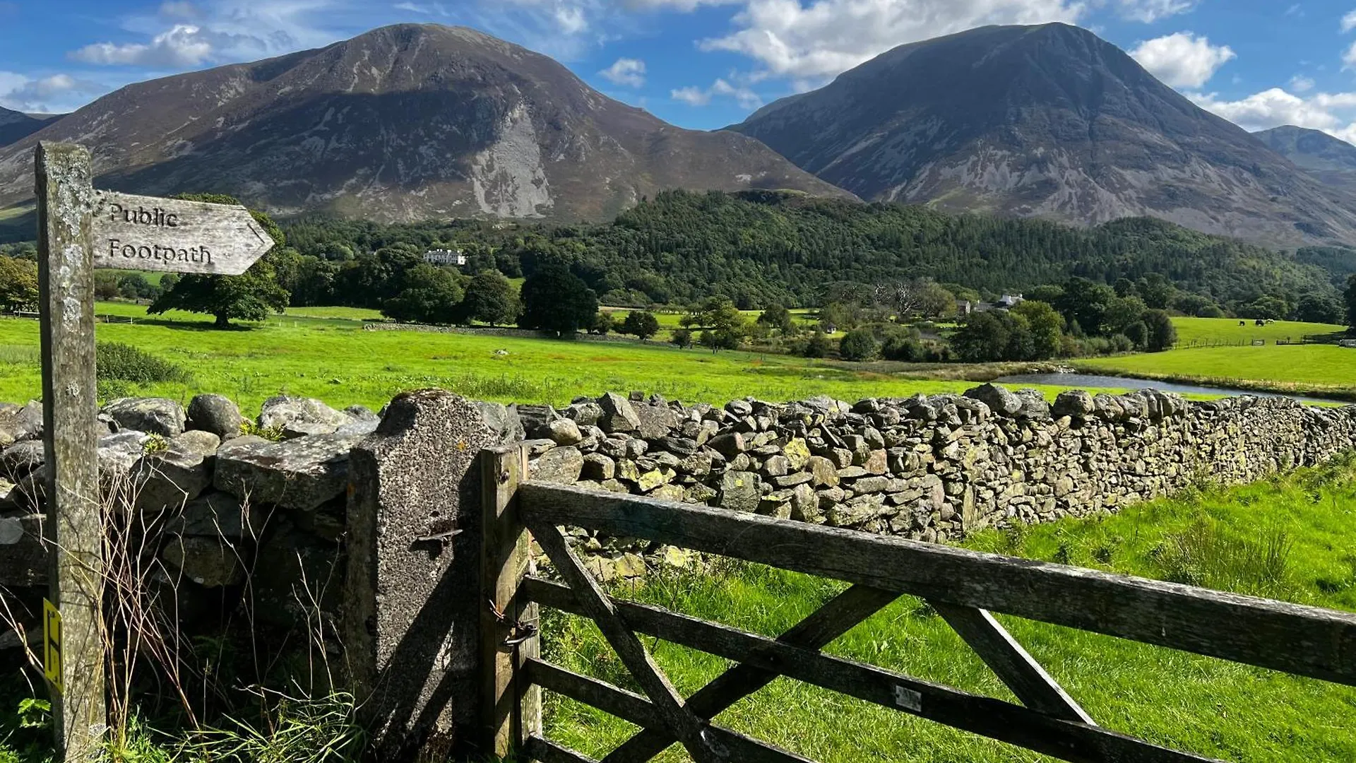 Scenery Hill Hideaways The Coach House Charming Retreat With Jacuzzi And Bbq Hut Near The District Holiday home *