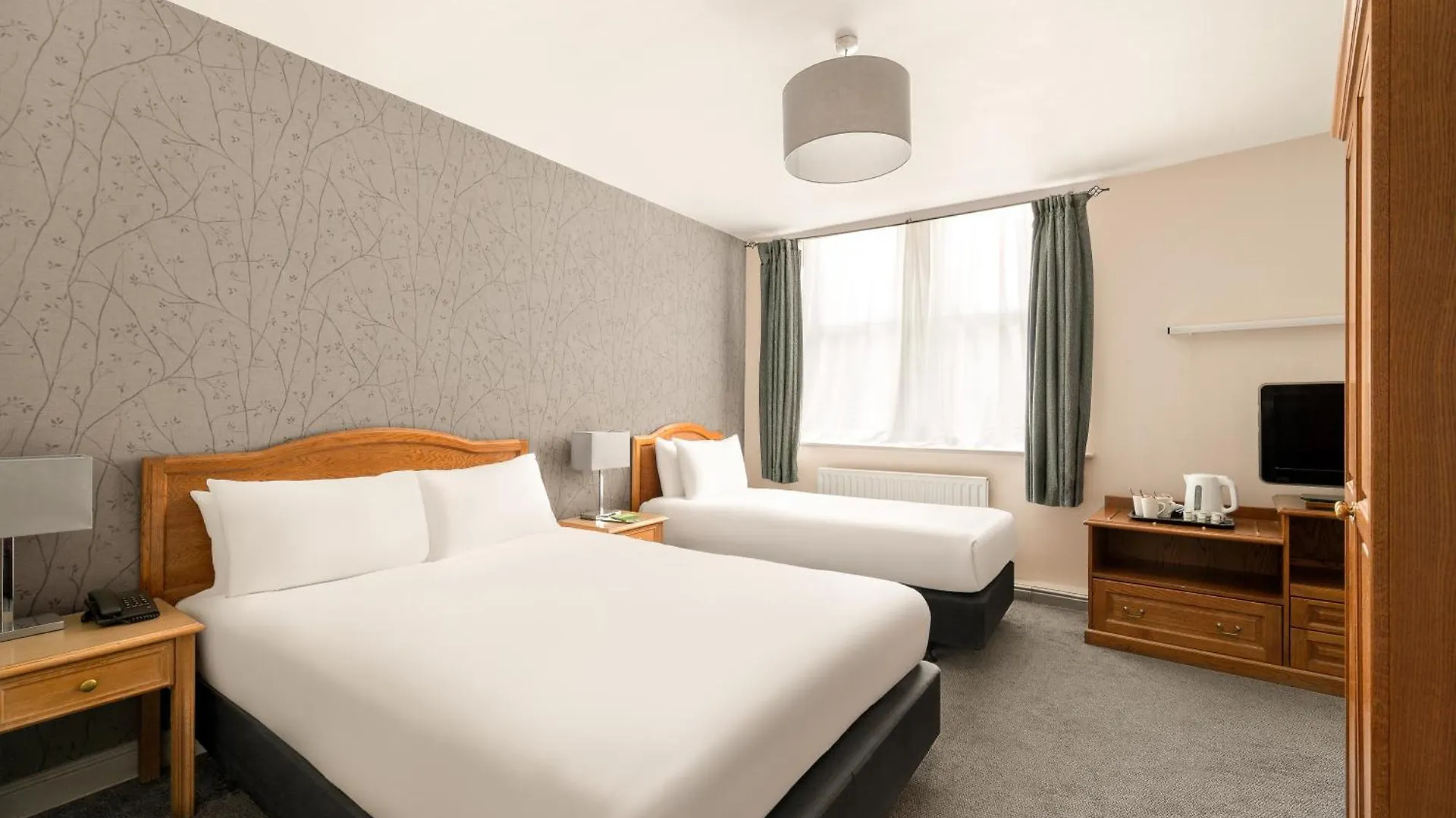 The County Hotel 3*