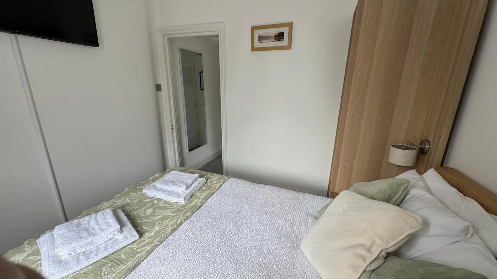 Denecrest Guest house 3*