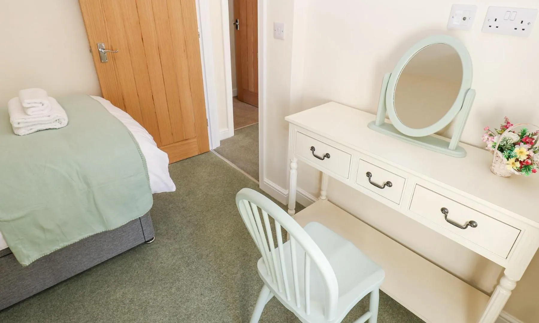 1 Brookside Holiday home *