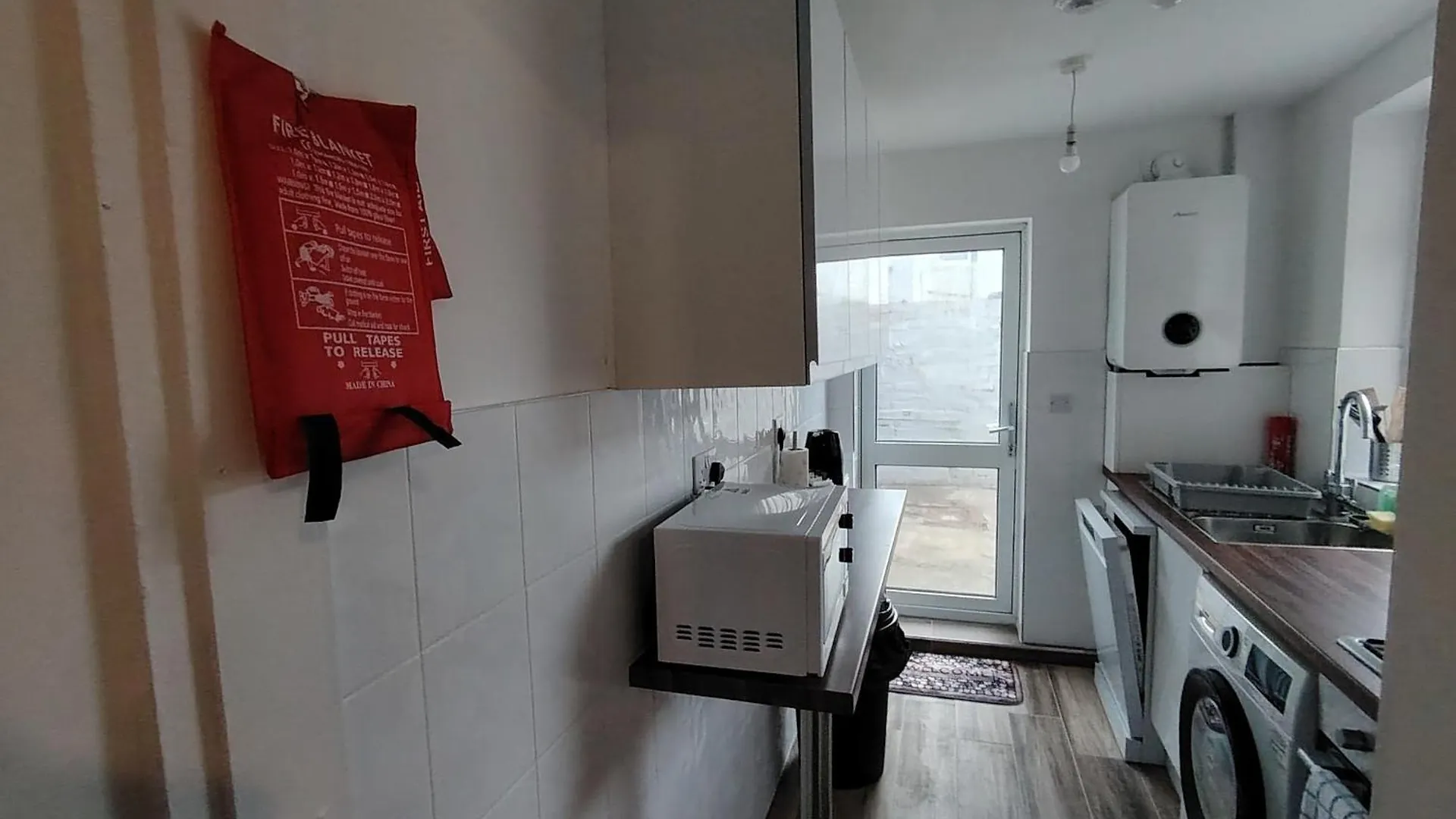 Lucky 15 - Ideal For Trade & Family - 2 Bedrooms - 2 Beds - Max 4 Guests - Close To Bae, Docks, District, Beaches *