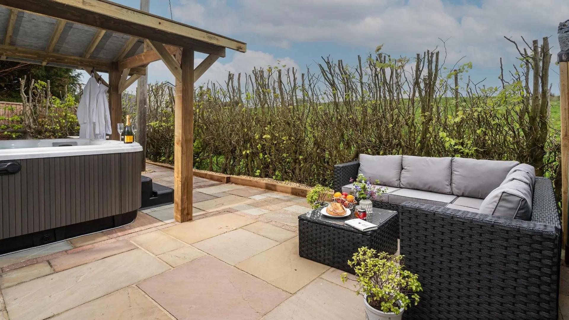 Scenery Hill Hideaways The Coach House Charming Retreat With Jacuzzi And Bbq Hut Near The District Prázdninový dům