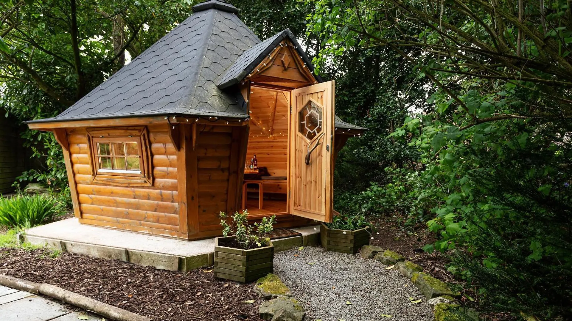 Holiday home Scenery Hill Hideaways The Coach House Charming Retreat With Jacuzzi And Bbq Hut Near The District *
