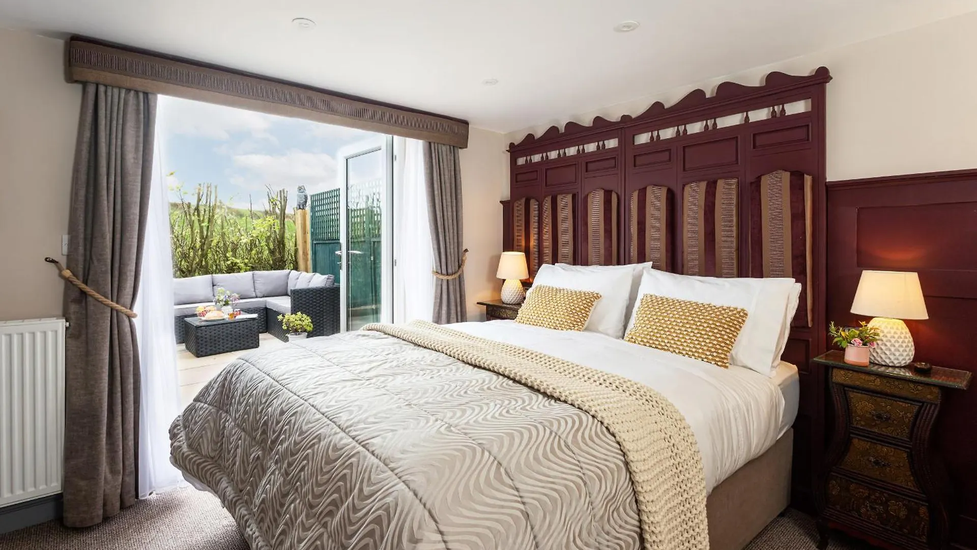 Holiday home Scenery Hill Hideaways The Coach House Charming Retreat With Jacuzzi And Bbq Hut Near The District *