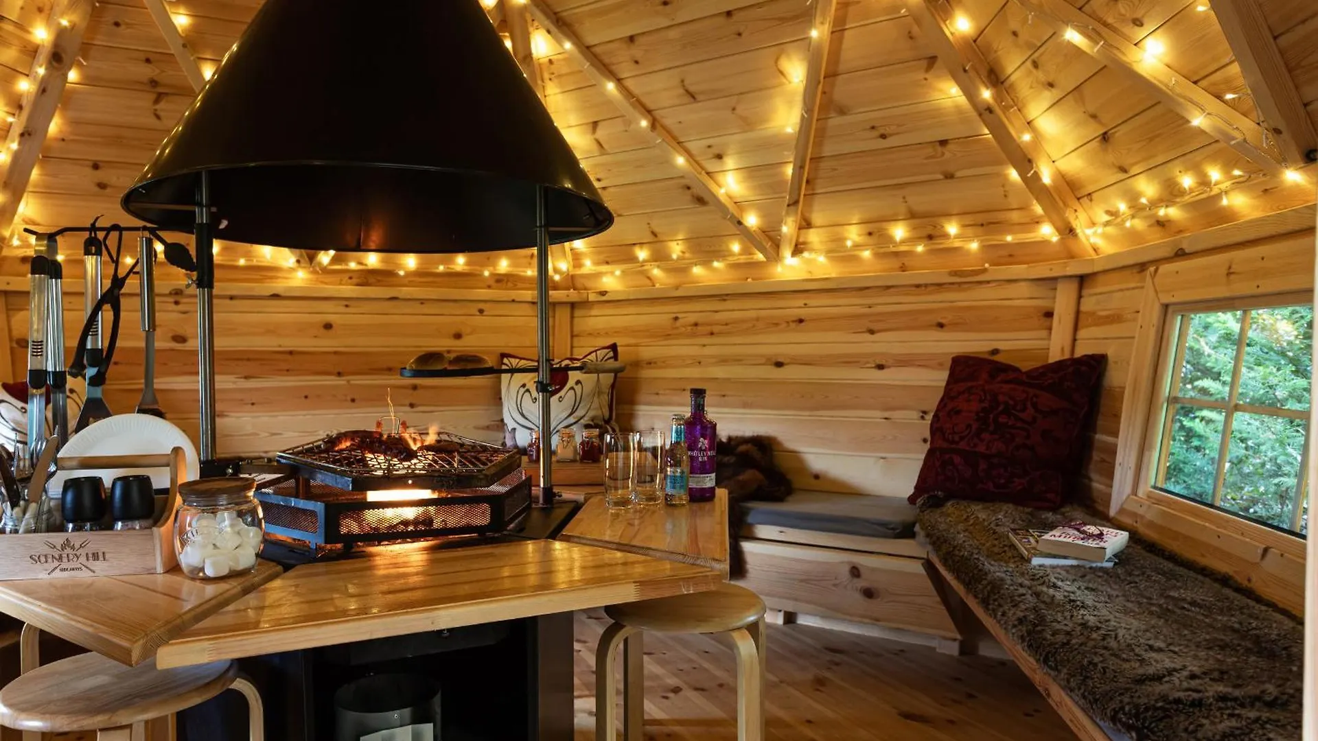 Scenery Hill Hideaways The Coach House Charming Retreat With Jacuzzi And Bbq Hut Near The District *